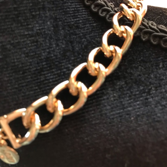 LOFT Gold Chunky Chain Statement Necklace - Picture 4 of 8